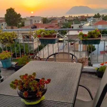 Patra's Elevated Paradise With Scenic Roofgarden 3* 帕特雷